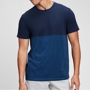 Gap Everyday Crewneck Colorblock T-Shirt in Elysian Blue Size Medium